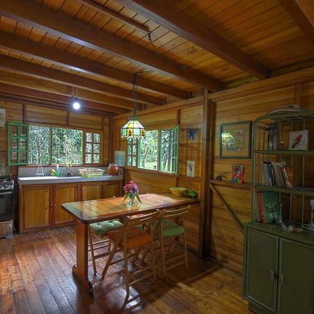 Mindo Eco Chalet Con Rio Y Cascada Exterior photo