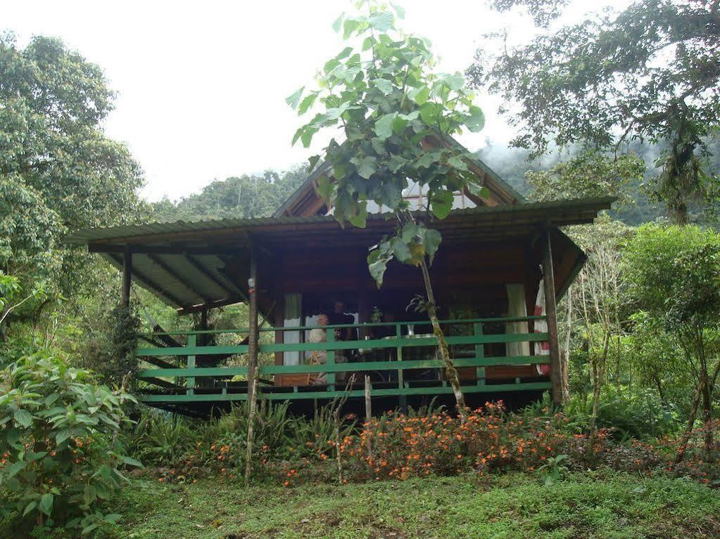 Mindo Eco Chalet Con Rio Y Cascada Exterior photo