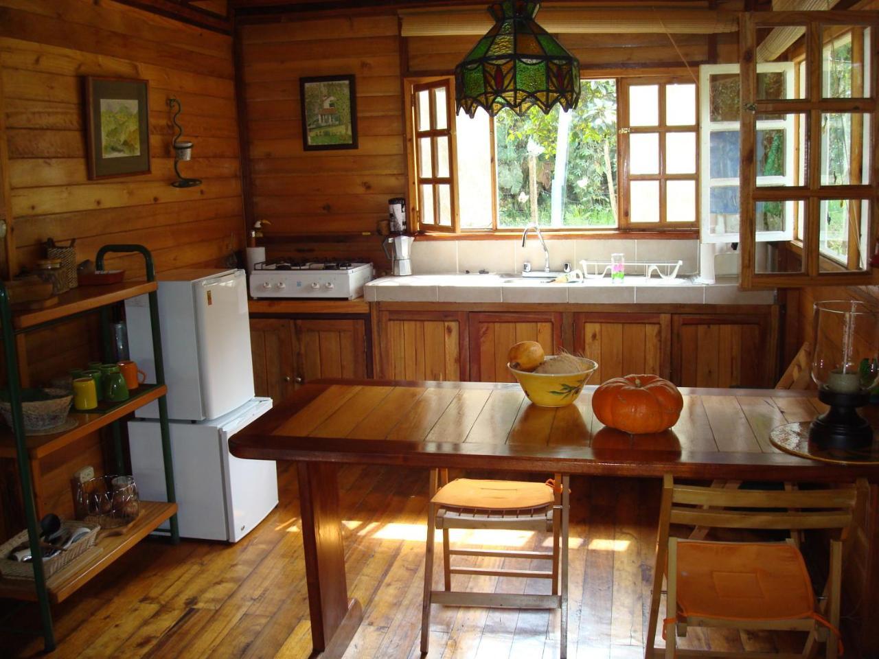 Mindo Eco Chalet Con Rio Y Cascada Exterior photo